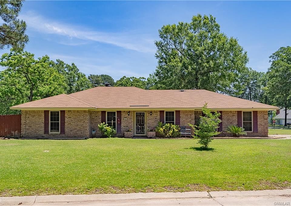 1st image of 5 Woodfern Ln