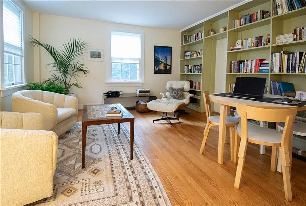 4 bed, 2.0 bath, 2630 sqft, $3,300 — Photo 4