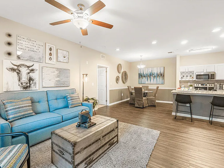 Oaks at Normandy Apartments — Photo 9