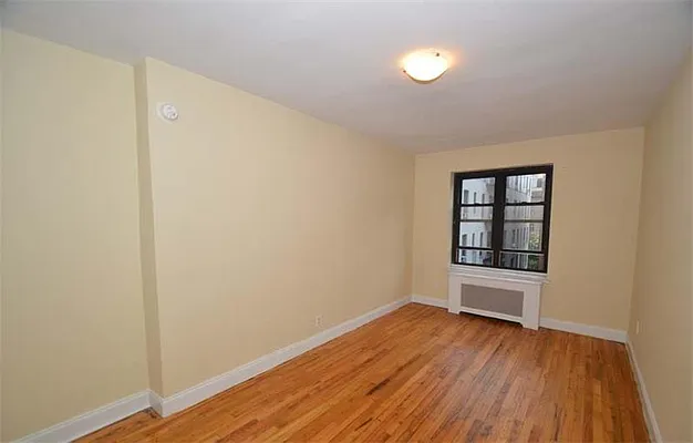 Rented by Buchbinder & Warren | media 2