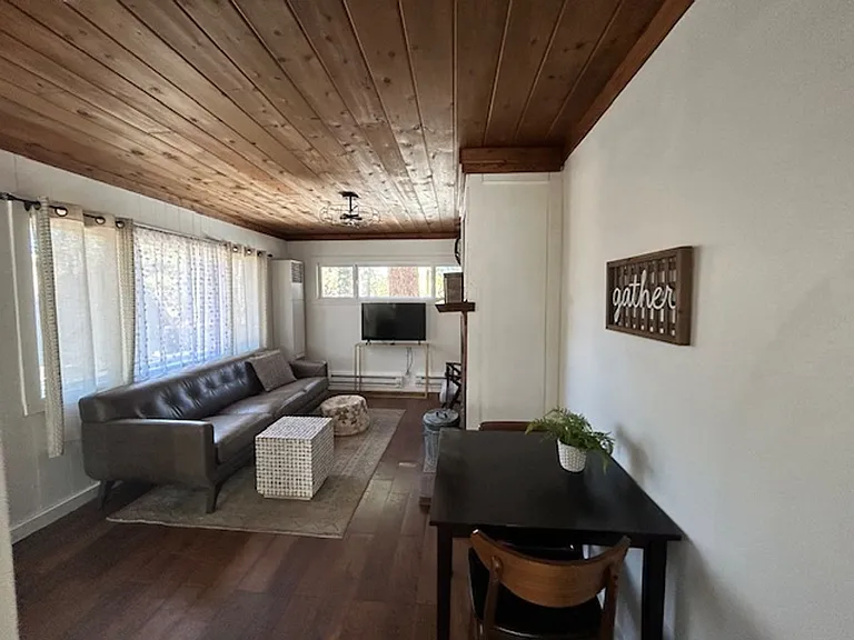 784 Berkley Ln — Photo 14