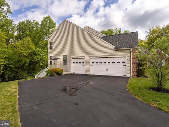 4th image of 9814 Kerries Ct