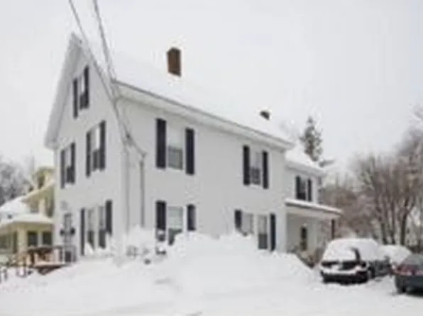 39 Vernon St, Bangor, ME 04401