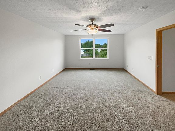 4th image of 4566 Edgarton Dr