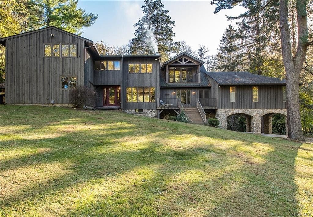 142 Kingwood Park, Poughkeepsie, NY 12601 Zillow