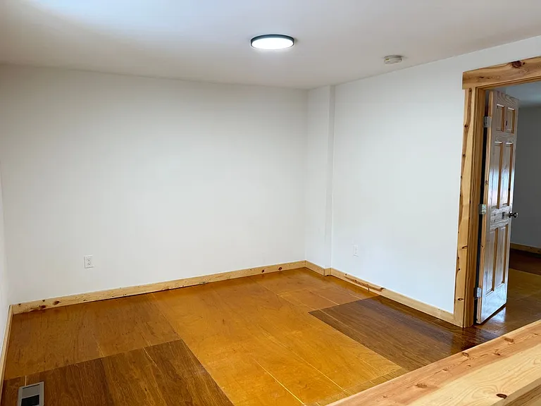 916 Houston St — Photo 24