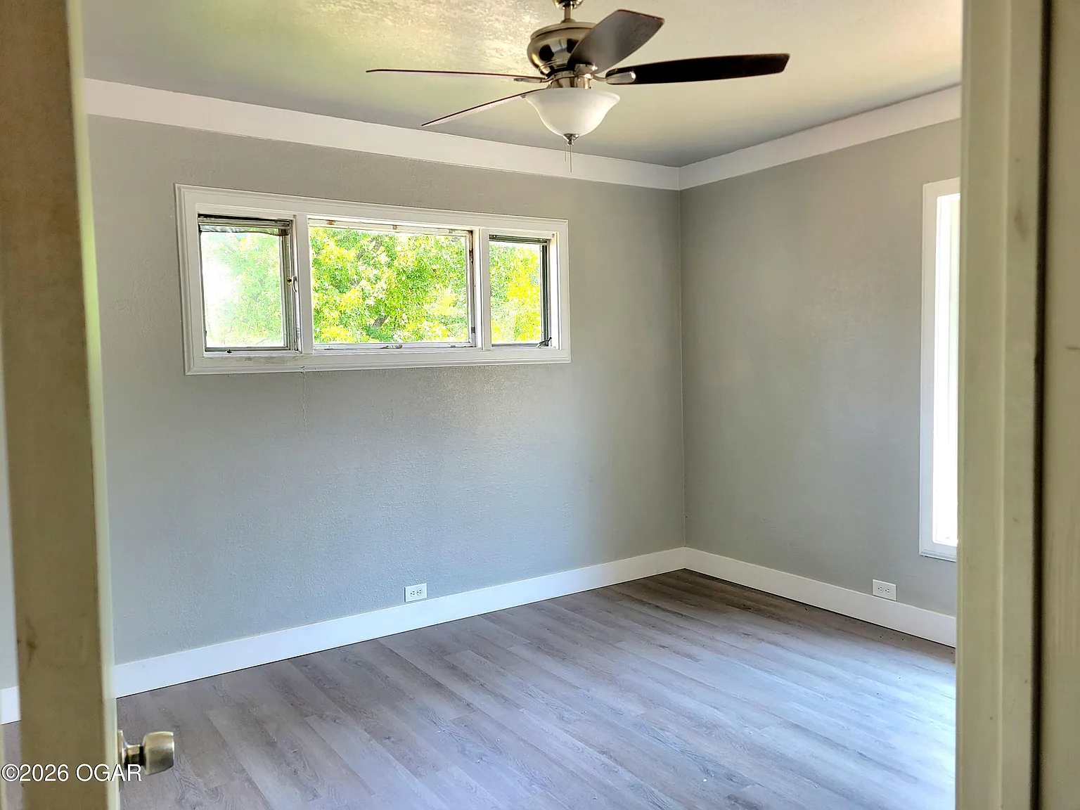 3 bed, 2.0 bath, 1010 sqft, $1,045 — Photo 4
