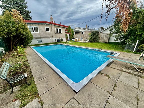 4th image of 403 Anderson Dr