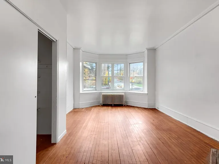 6500 Lincoln Drive — Photo 2
