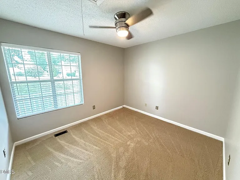 610 E Jones Ave — Photo 17