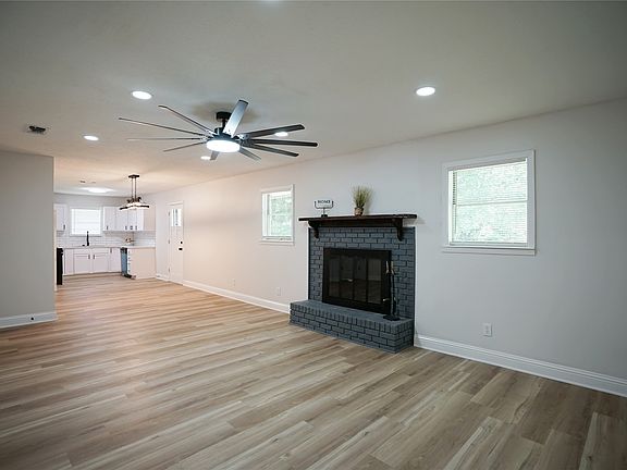 3rd image of 4708 Redondo St