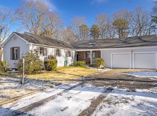 68 Holly Ridge Dr, Sandwich, MA 02563