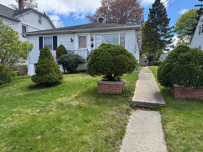 313 Chipman Street Ext — Photo 2