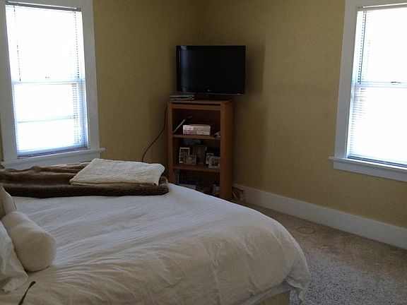 Master Bedroom-Upstairs