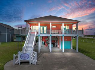 979 Palm Ridge Dr, Crystal Beach, TX 77650