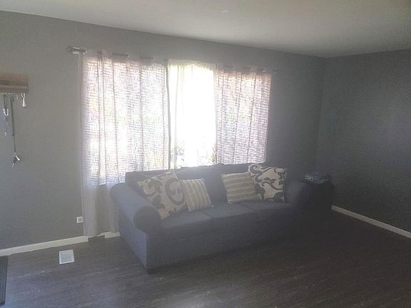 3rd image of 1112B N Boxwood Dr #B
