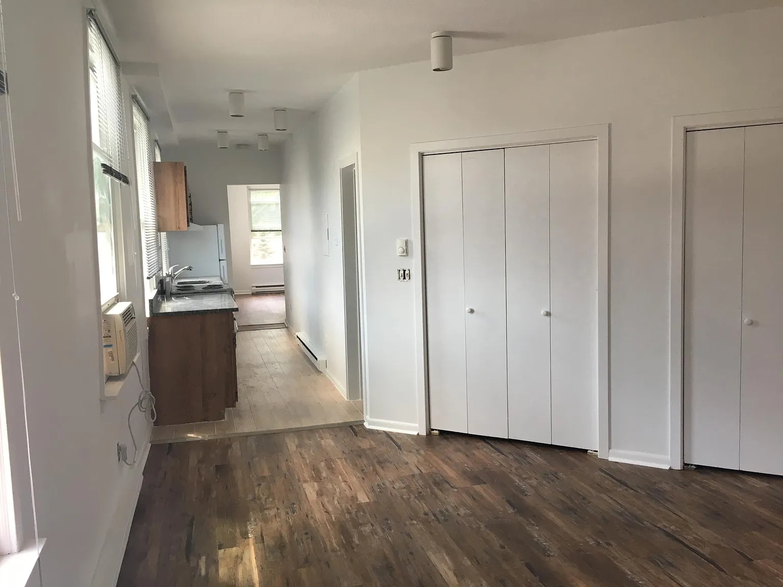 1 bed, 900 sqft, $1,700 — Photo 3