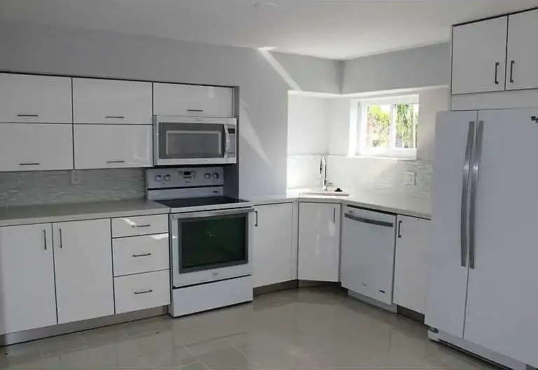 1705 N Riverside Dr #2 — Photo 27