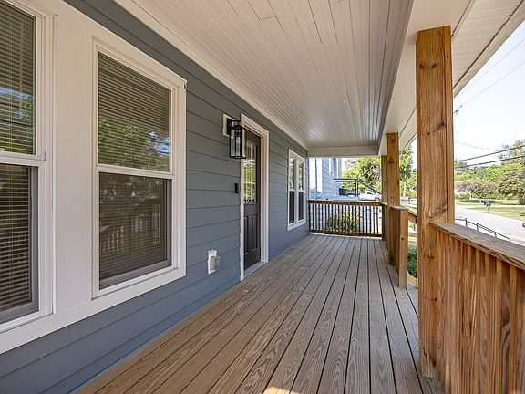 4th image of 215 Joyner Ave