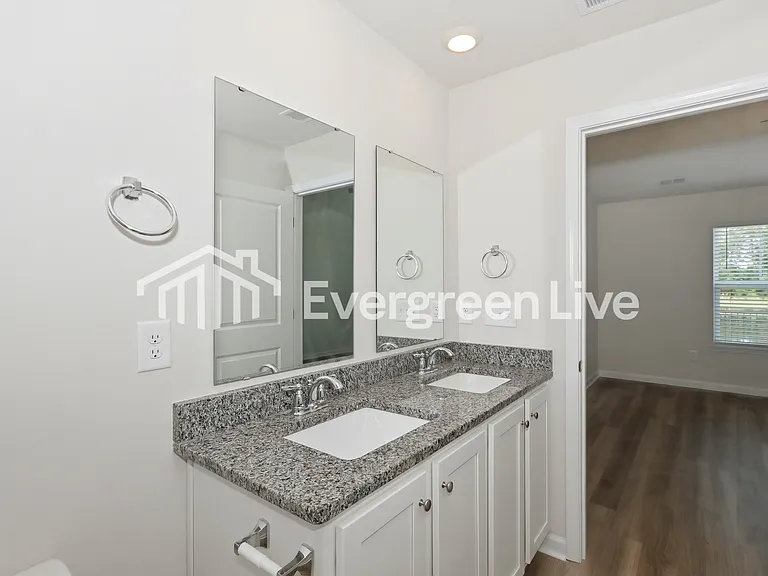 2262 Courtina Way — Photo 13