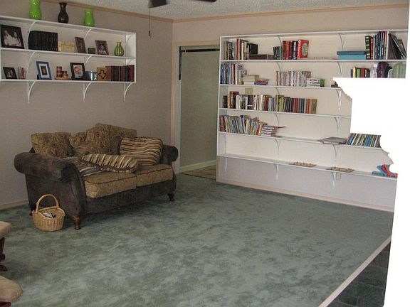 3rd image of 701 Saratoga Dr
