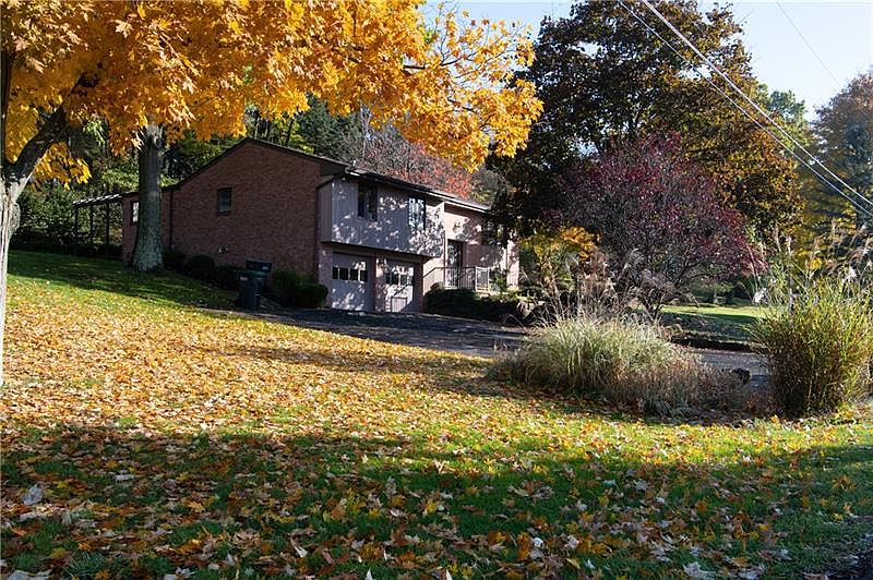 1st image of 295 Twin Oak Dr