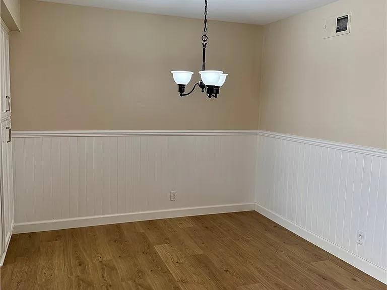1715 N Gilbert St — Photo 8