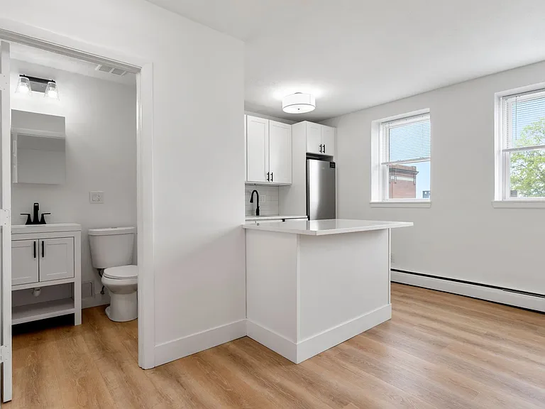 741 E 7th St #37 — Photo 8