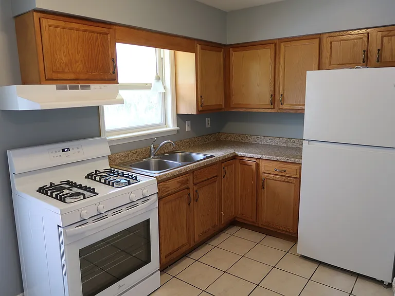2515 McKee Ave SW #4 — Photo 4