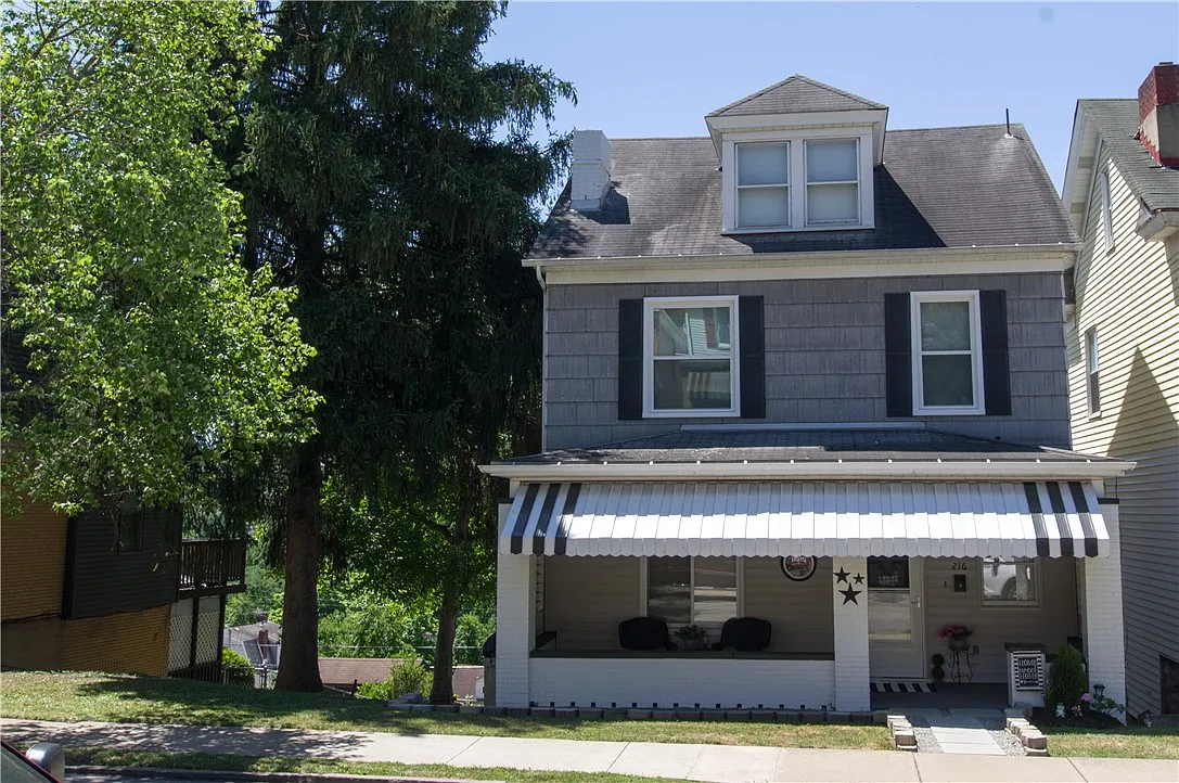 216 E Meyers St photo 1