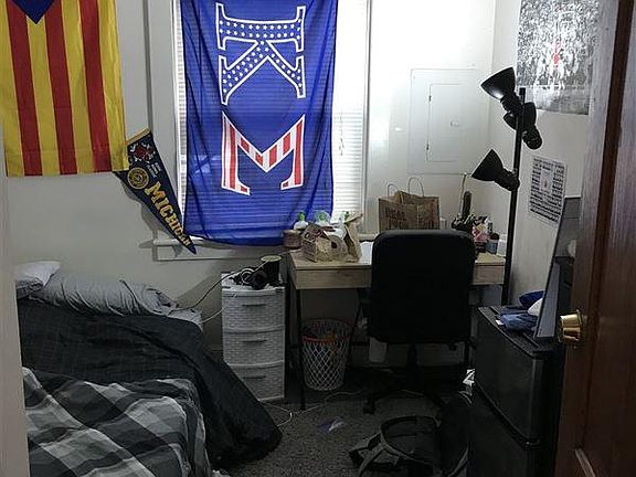 4th image of 715 Arbor St #1
