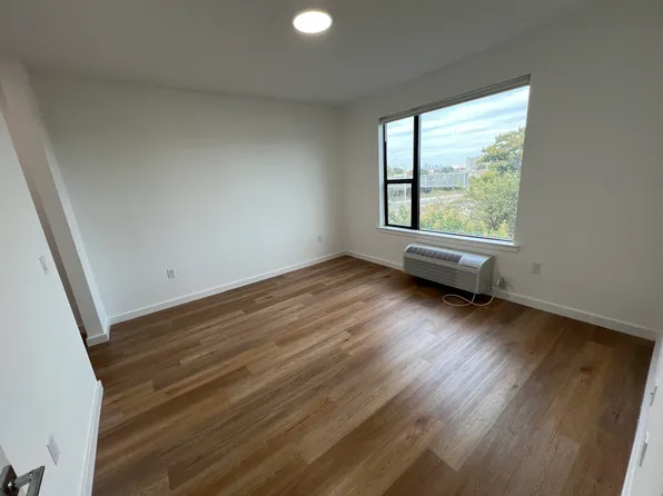 174 West 7th Street image 6 of 26