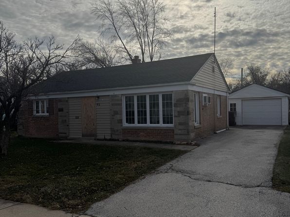63 Marquette St, Park Forest, IL 60466