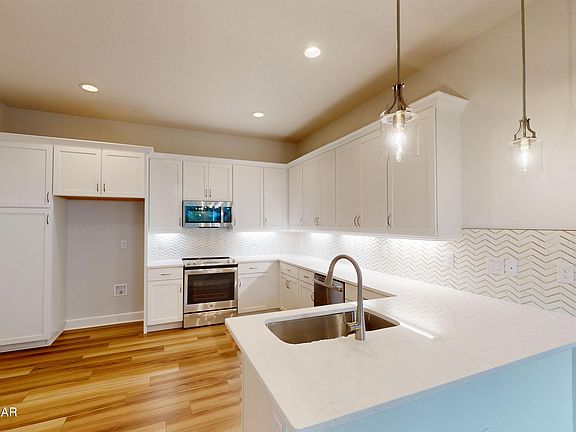 5th image of 6452 Roseberry Ct