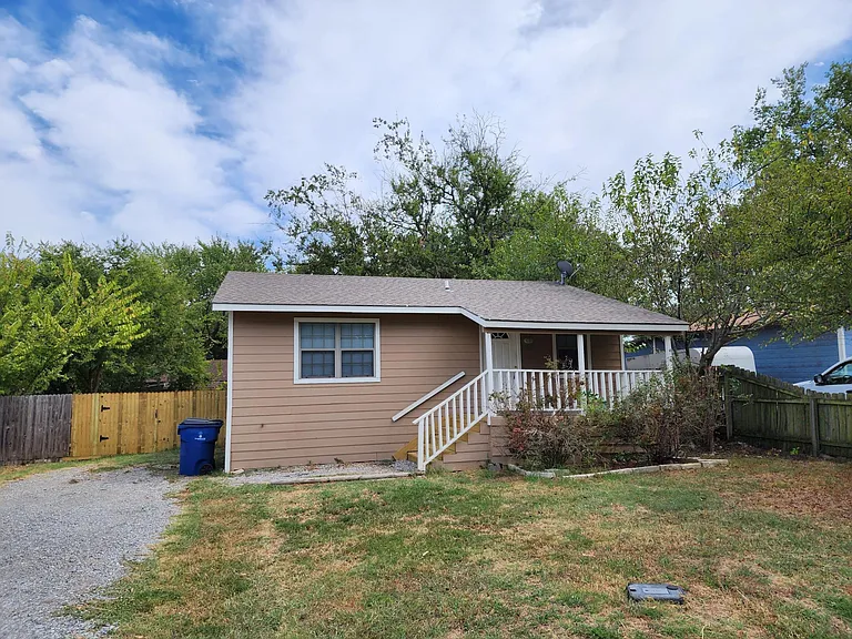 Front of house, front yard