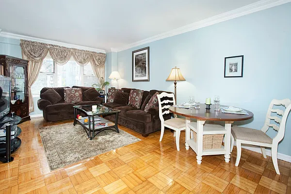 Sold by Bond New York | media 4