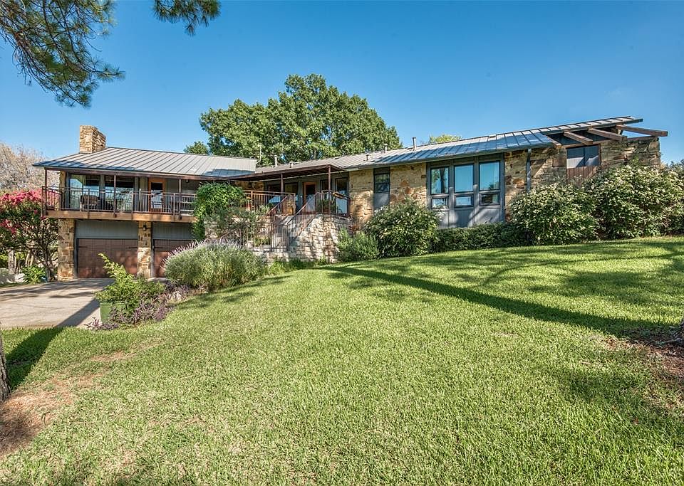 1st image of 300 La Paz Ct