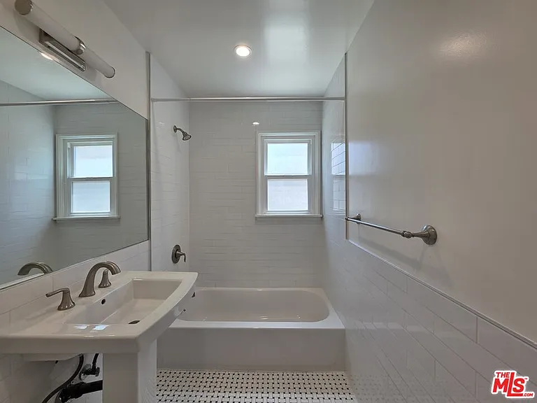 102 Gaviota Ave #106 — Photo 31