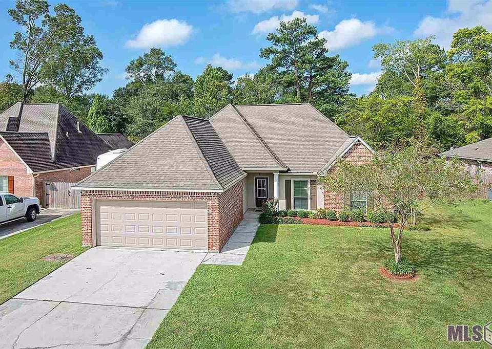 1st image of 15235 Amanda Dr