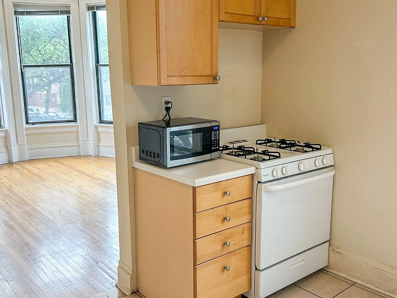 2 bed, 1000 sqft, $2,800 — Photo 3