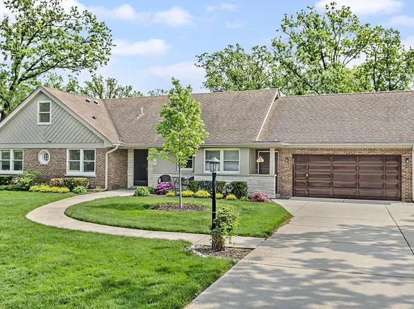 10 Woodridge Dr, Oak Brook, IL 60523