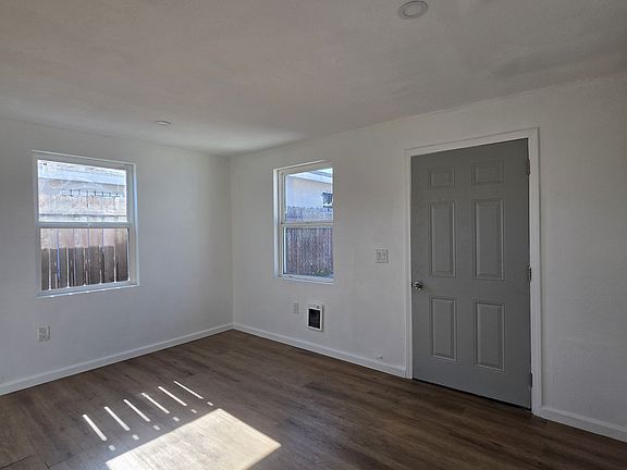 3rd image of 822.5 W 76th St