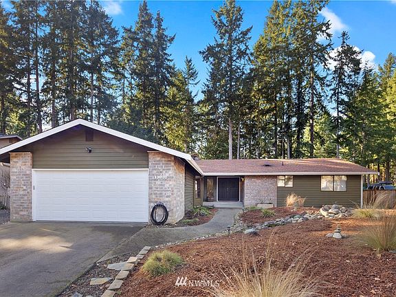 4th image of 13820 56th Ave NW