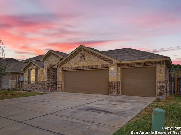 513 BRIAR LN, New Braunfels, TX 78132