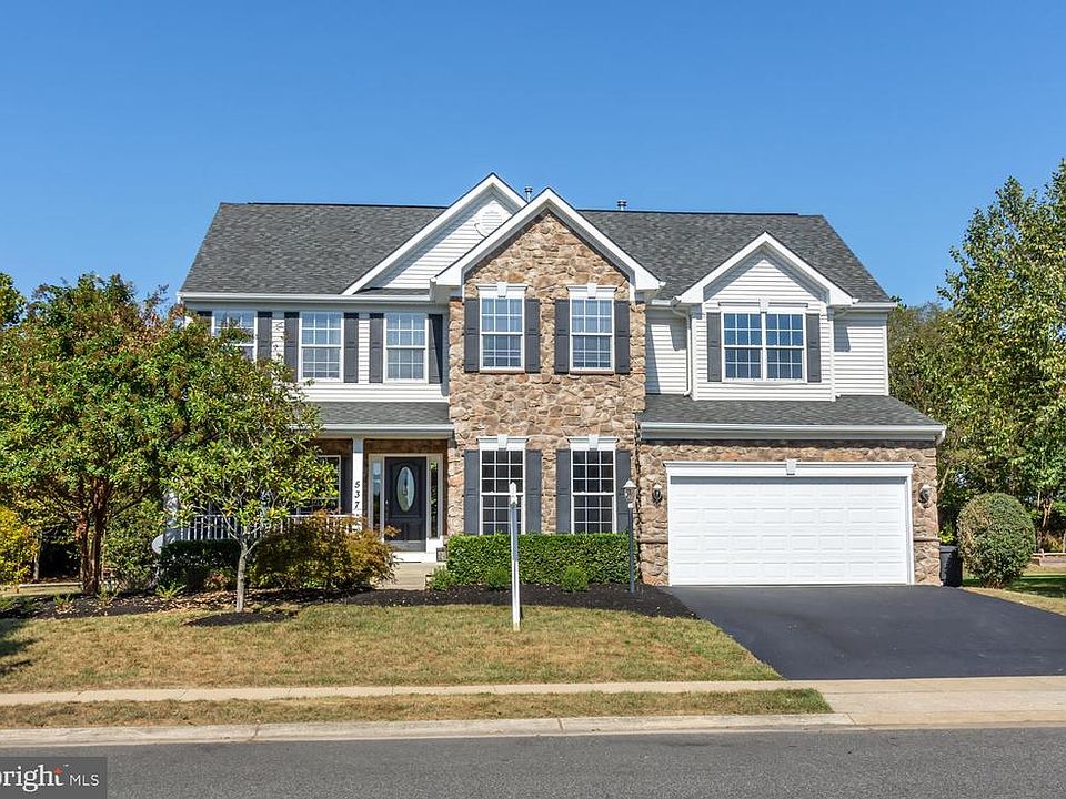 1st image of 537 Brookfield Dr