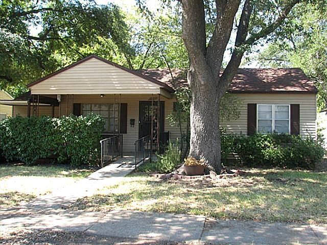 1st image of 621 Hoke Smith Dr