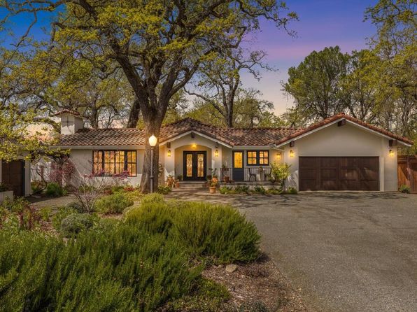 1929 Mora Avenue - 4bd/4ba, 2,842 sqft - in Calistoga, CA