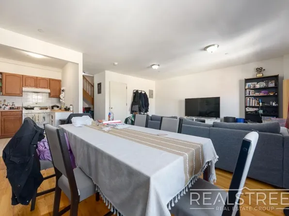 90 Moore Street image 14 of 19