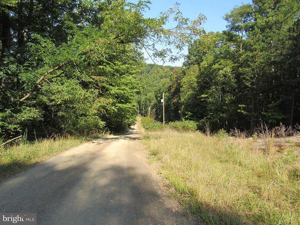 2nd image of 8 Rock Ridge Acres Rd
