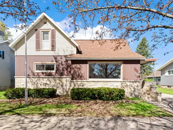 1333 Oakes St, Marinette, WI 54143
